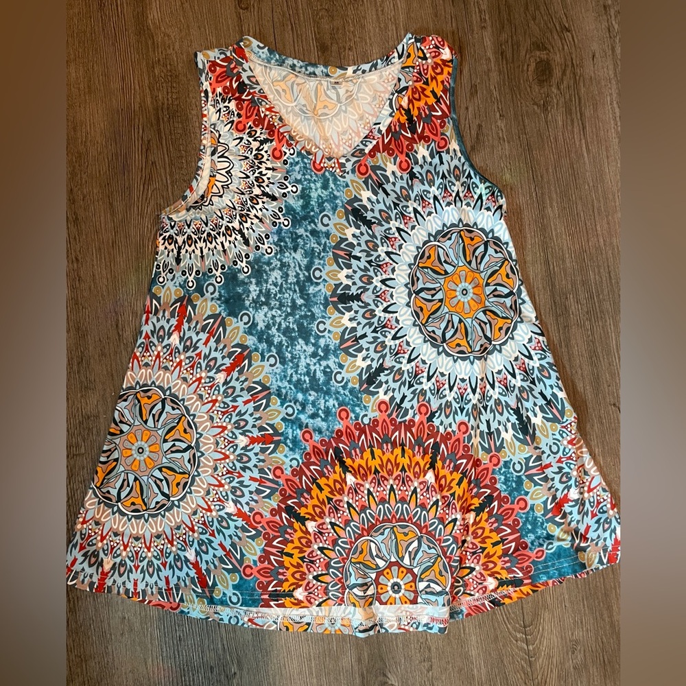 Vibrant Medallion Print Sleeveless Tunic - Multicolor